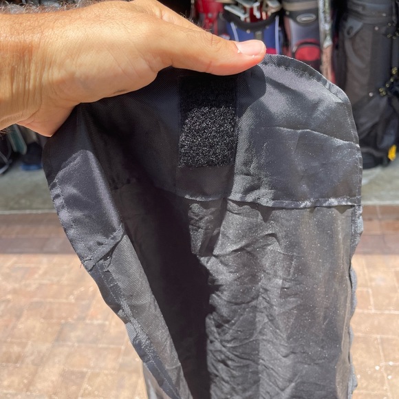 Golf bag rain cover universal model fits all 
With adjustable Velcro straps - Picture 4 of 6